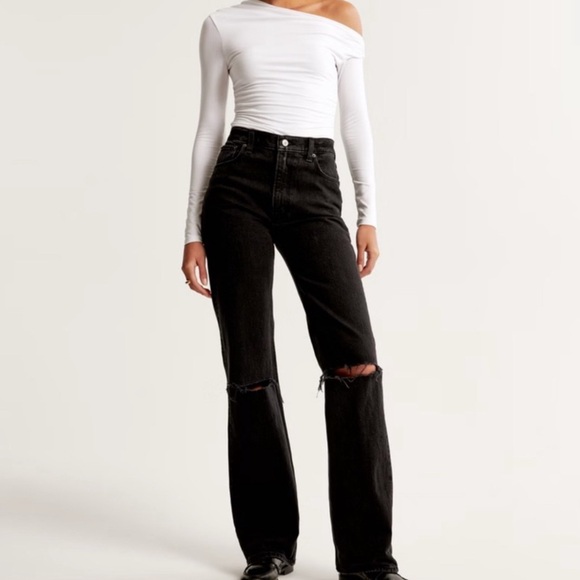 Abercrombie & Fitch Denim - Abercrombie & Fitch curve love 90s relaxed high rise black jeans with knee rip